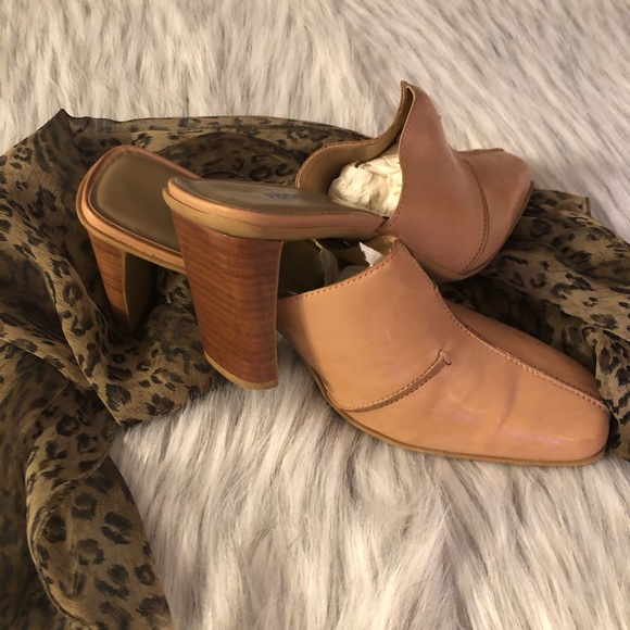 Nicole  👠  Leather Mules - Picture 4 of 5